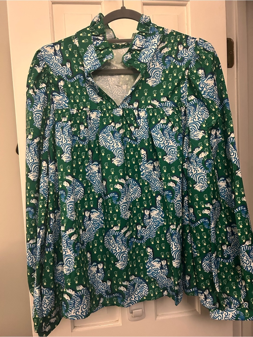 Green Tiger-Print Long Sleeve Women's Top